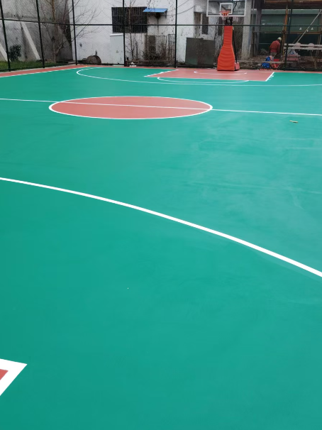 桦甸 球场长期使用易出现地面开裂